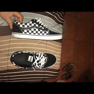 Checkerd vans